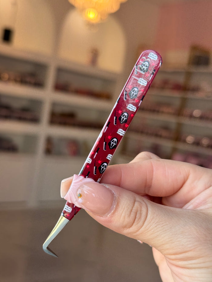 Do you like scary movies? Tweezer ❤️