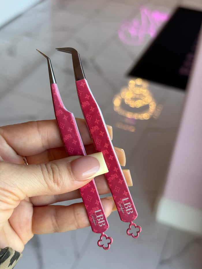 Red LV Bratz tweezers ❤️