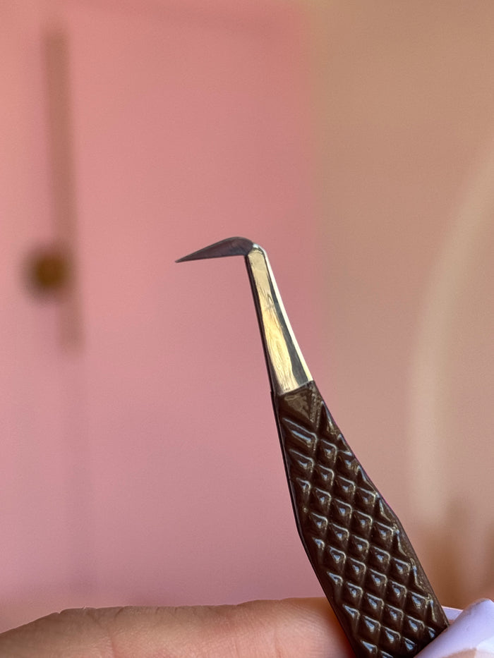 Dark Brown Teddy 90 degree tweezer