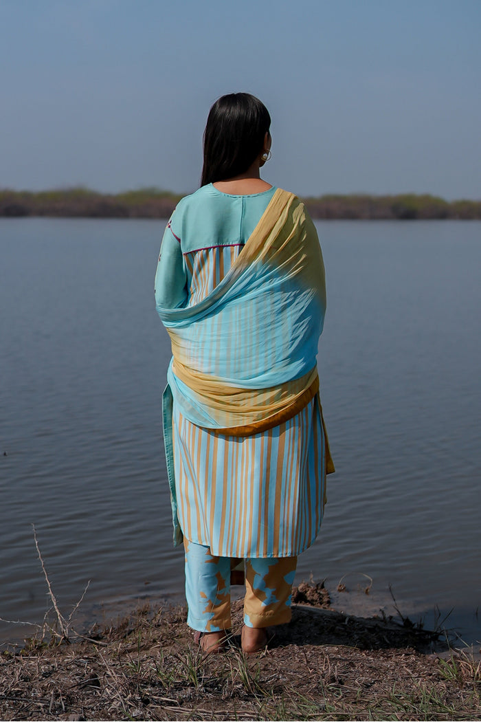<img> Blue Cotton Kurta Set With Hand Embroidery