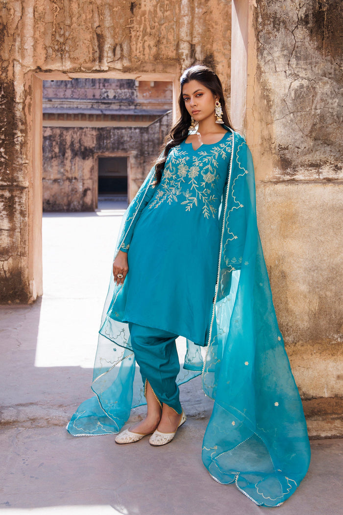 Blue Green Silk Kurta Set With Aari Embroidery