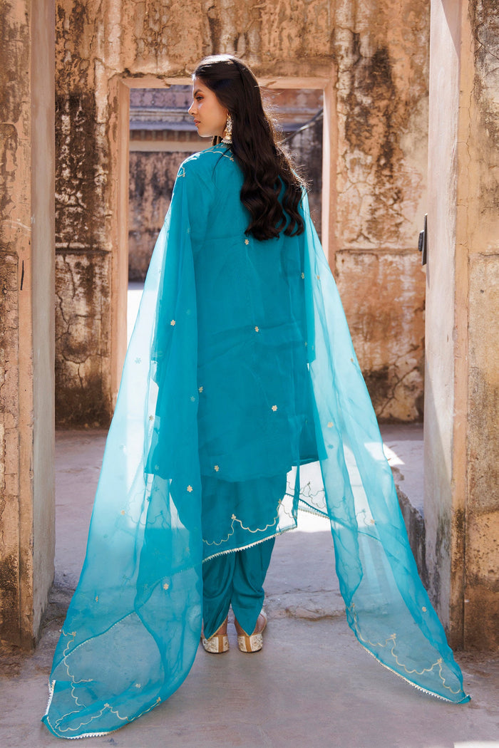 Blue Green Silk Kurta Set With Aari Embroidery