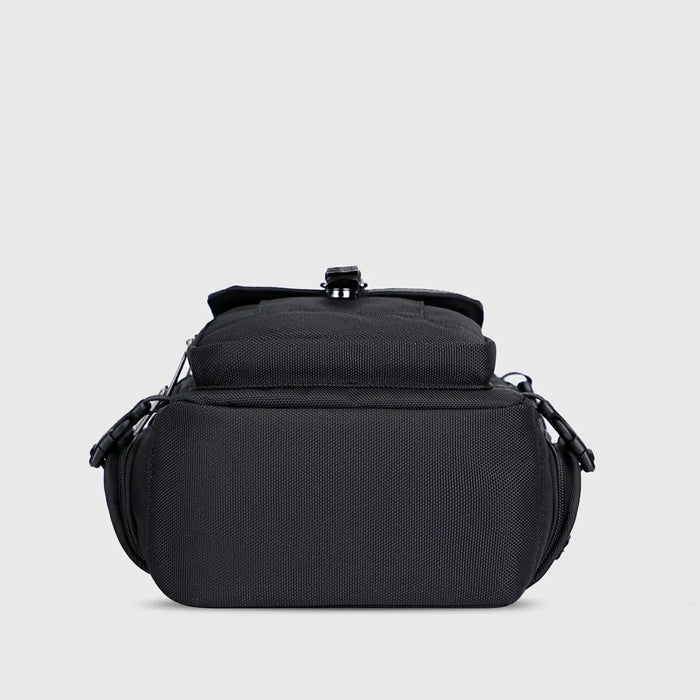 Casual Men’S Nylon Sling Bag with Multi-Pockets Crossbody Bags, adjustable shoulder strap detail