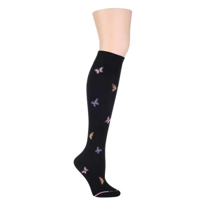 Reinforced toe and smooth seam on Dr. Motion butterfly compression knee-high socks
