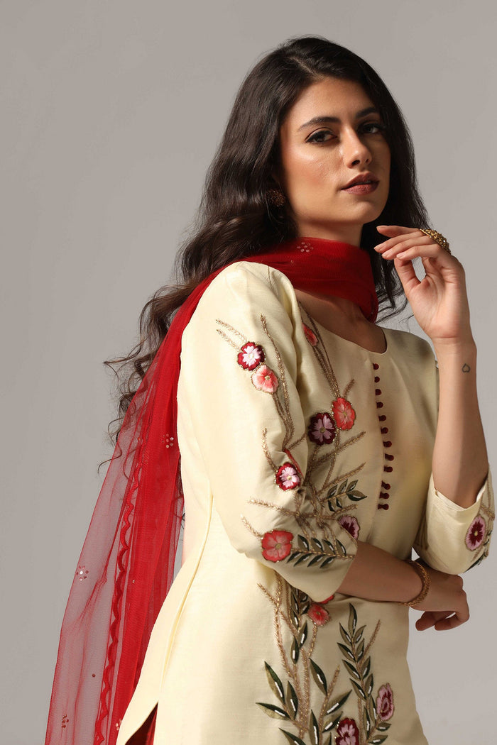 Cream Raw Silk Kurti With Contrast Pants And Netted Dupatta Set