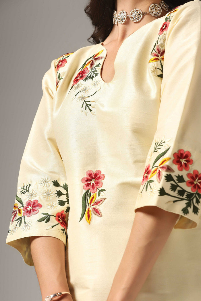 Cream Raw Silk Kurti With Pants And Dupatta