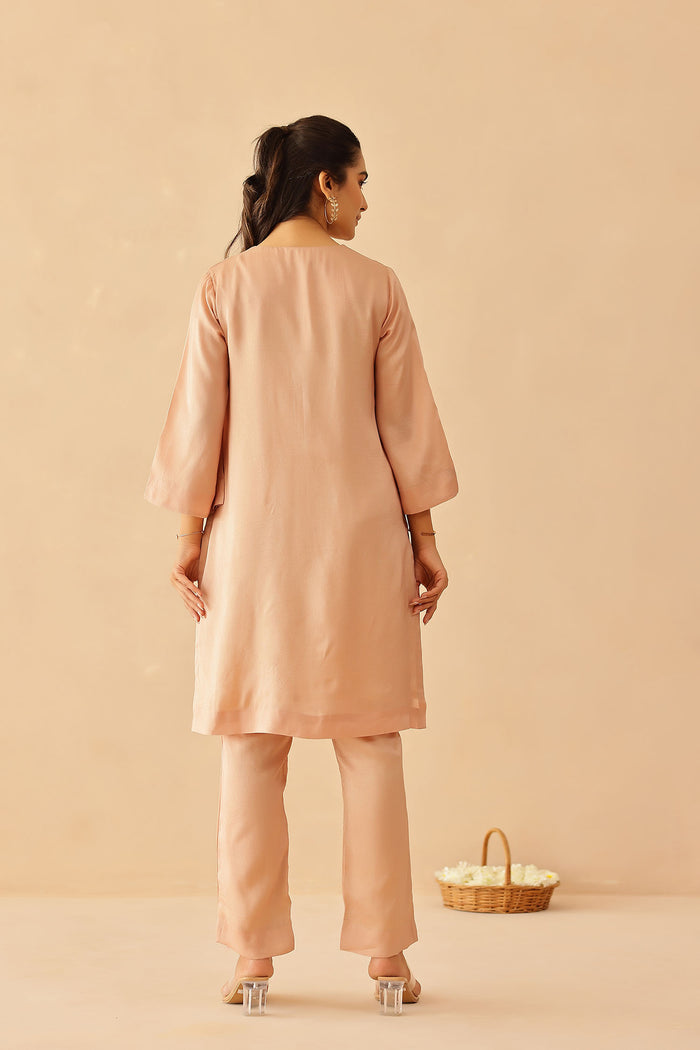 <img> Dusty Pink Russian Silk Embroidered Kurti Set