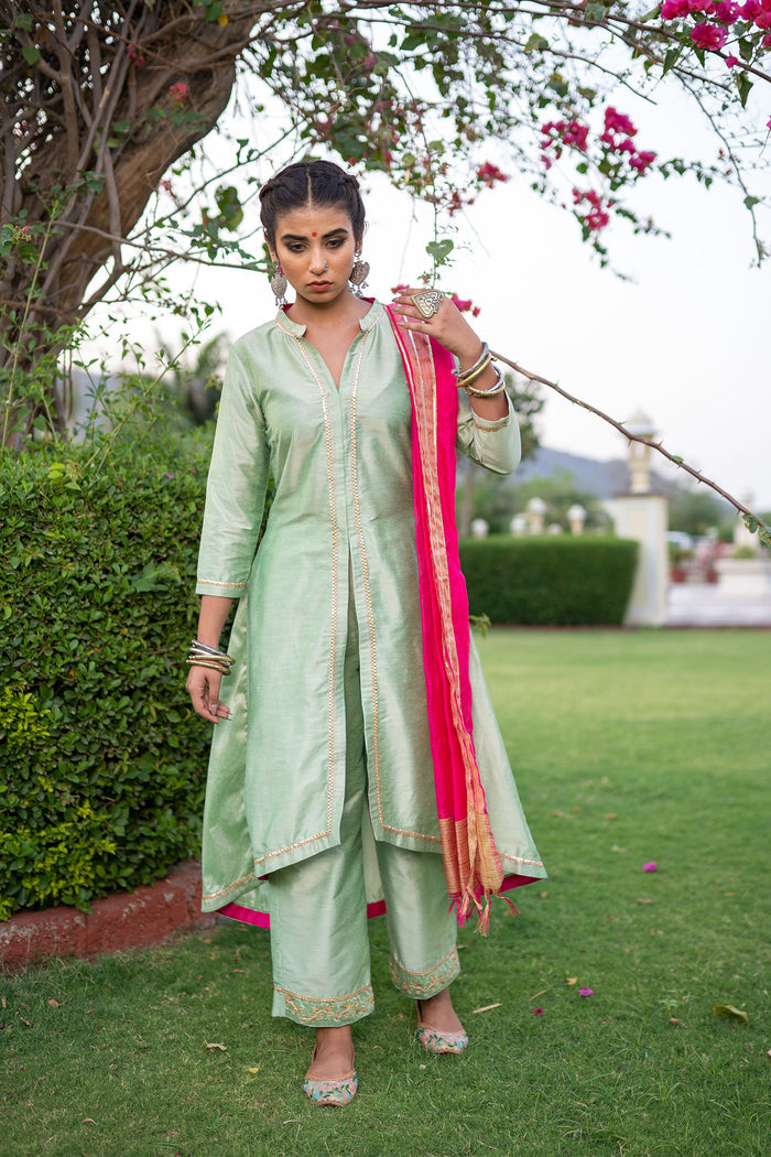 <img> Green And Pink Cotton Kurta Set With Hand Embroidery
