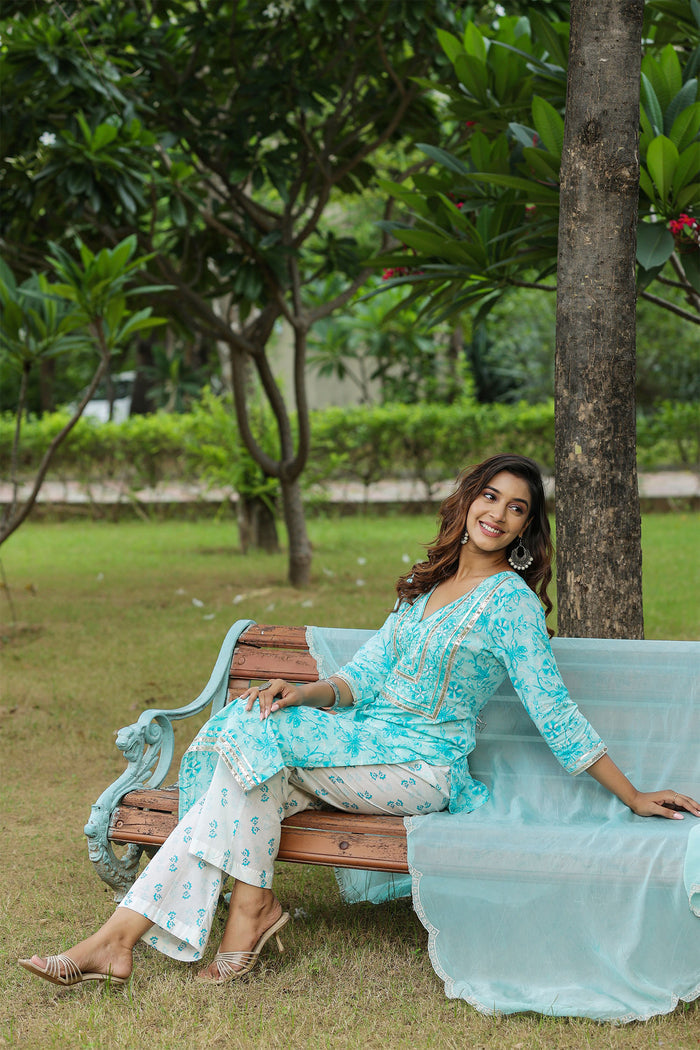 <img> Ice Blue Cotton Floral Printed Kurti Set