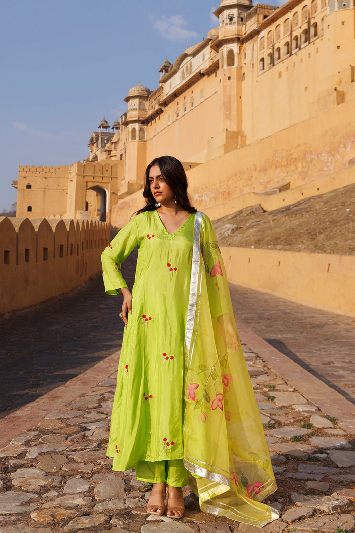 Light Green Silk Kurta Set With Floral Embroidery