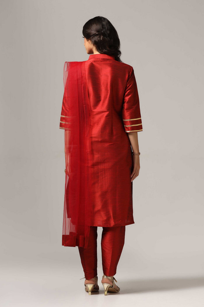 Maroon Raw Silk Kurti With Pants And Dupatta