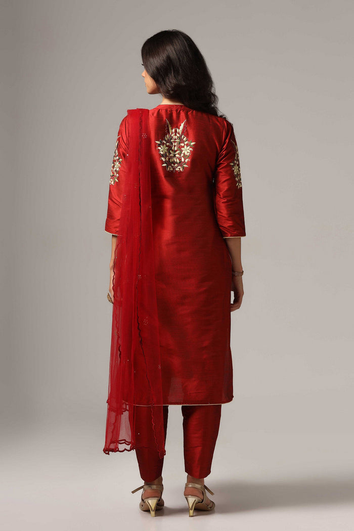Maroon Raw Silk Kurti With Pants And Net Dupatta