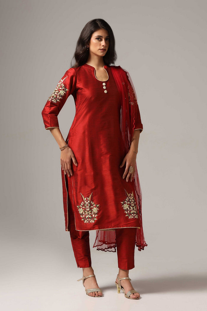 Maroon Raw Silk Kurti With Pants And Net Dupatta