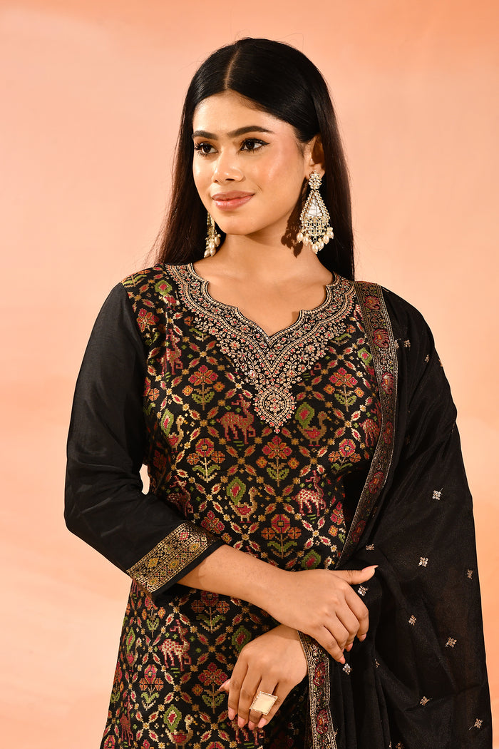 Midnight Black Geometric Animal And Floral Motif Silk Blend Straight Cut Set