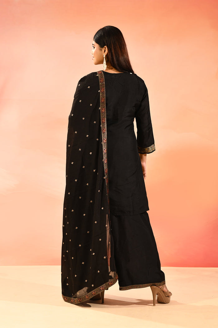 Midnight Black Geometric Animal And Floral Motif Silk Blend Straight Cut Set