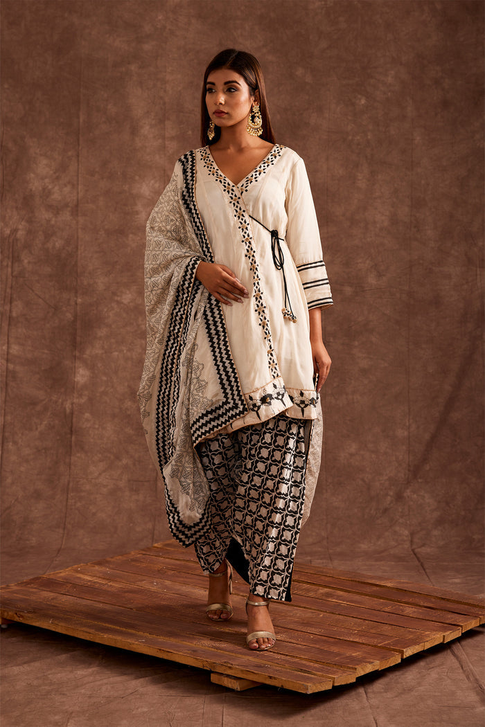 <img> Monochrome Pure Chinon Angarkha Set