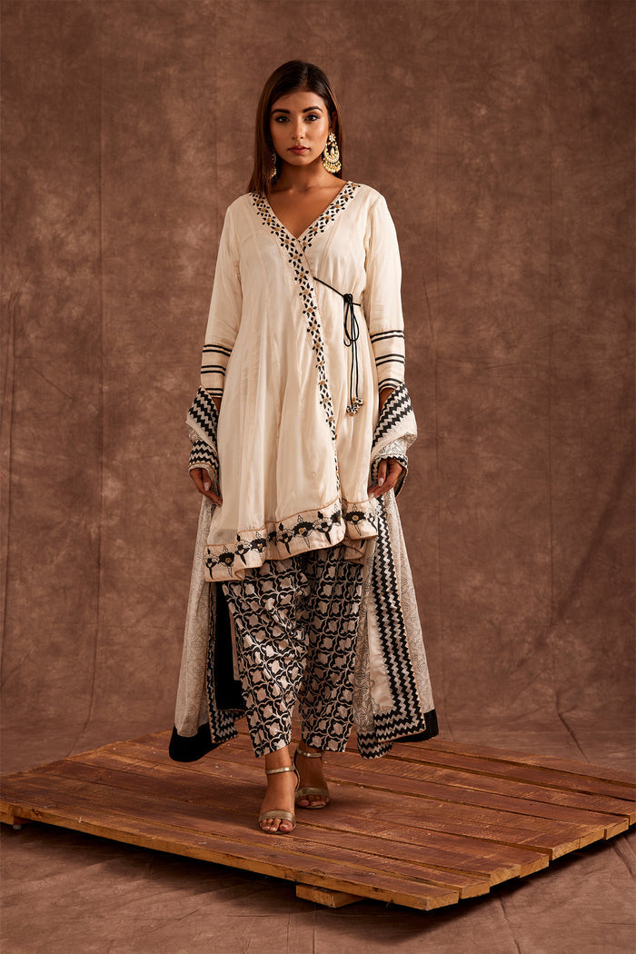 <img> Monochrome Pure Chinon Angarkha Set