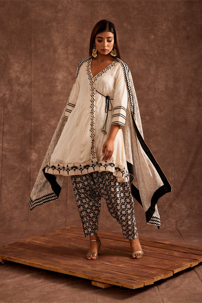 <img> Monochrome Pure Chinon Angarkha Set