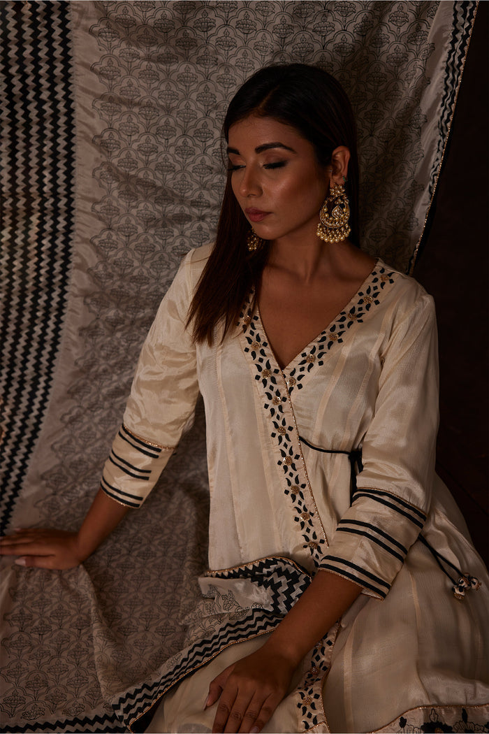 <img> Monochrome Pure Chinon Angarkha Set