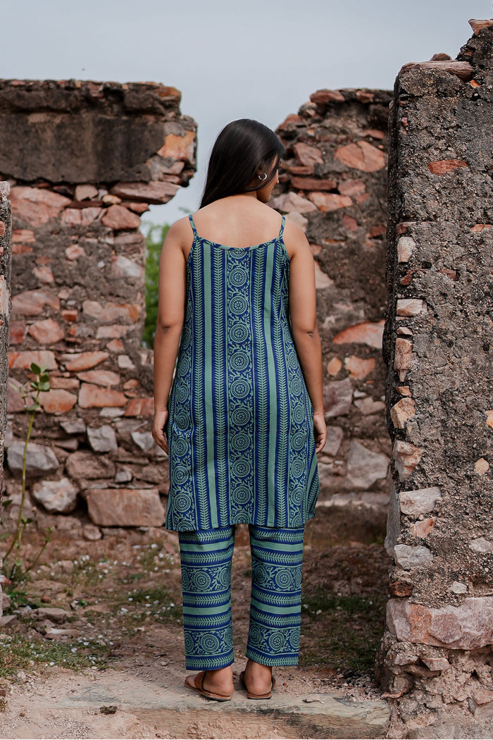 <img> Navy Blue Cotton Kurta Set With Hand Embroidery