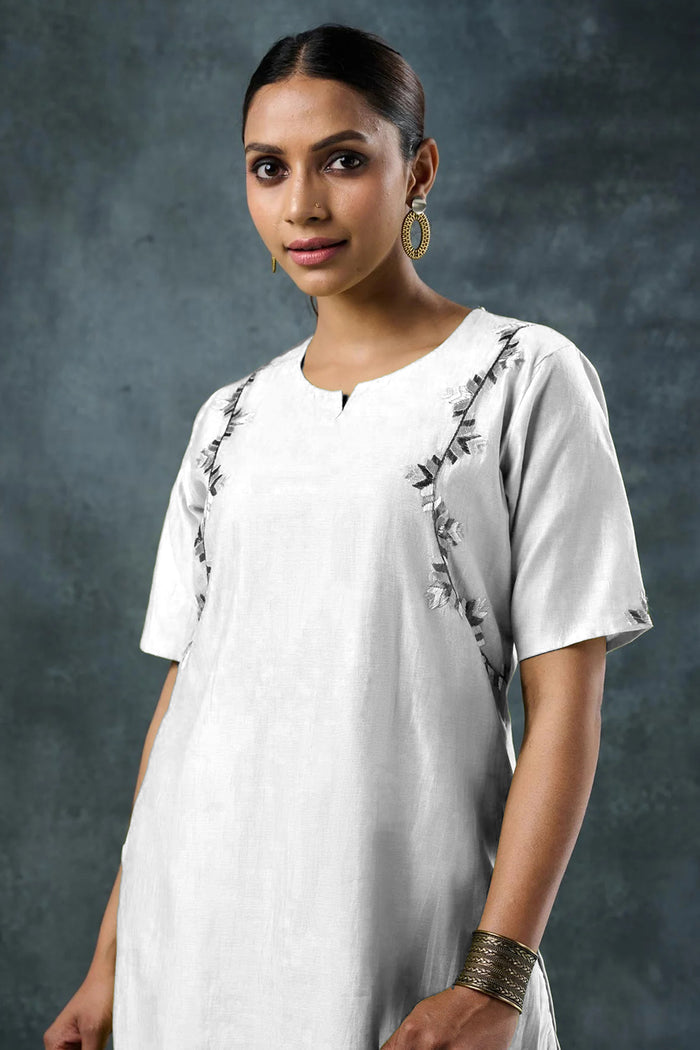 Off- White Rayon Kurta Set With Slit Neckline