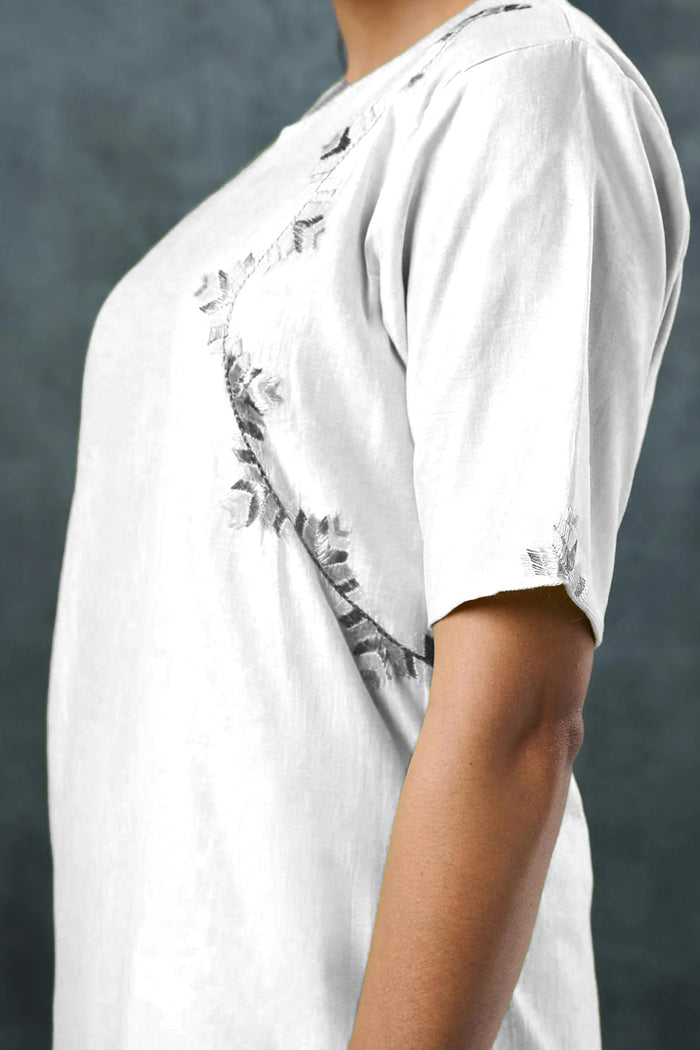 Off- White Rayon Kurta Set With Slit Neckline