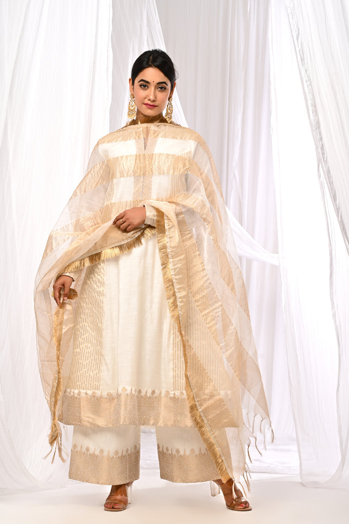 <img> Off White And Gold Chanderi Kurta Set With Antique Zari Detailing