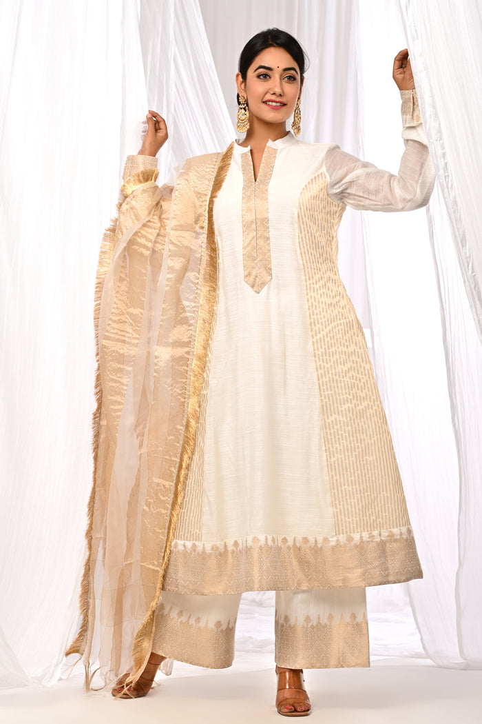 <img> Off White And Gold Chanderi Kurta Set With Antique Zari Detailing