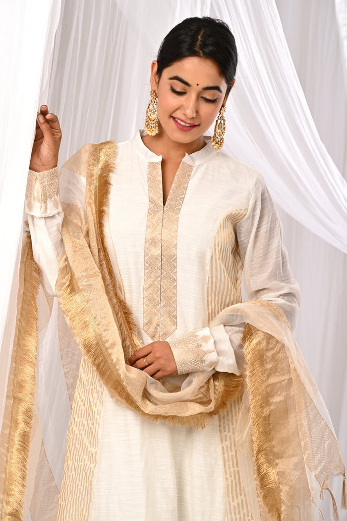 <img> Off White And Gold Chanderi Kurta Set With Antique Zari Detailing