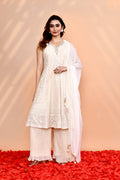 Off-White Georgette Thread Embroidered Kurta Set
