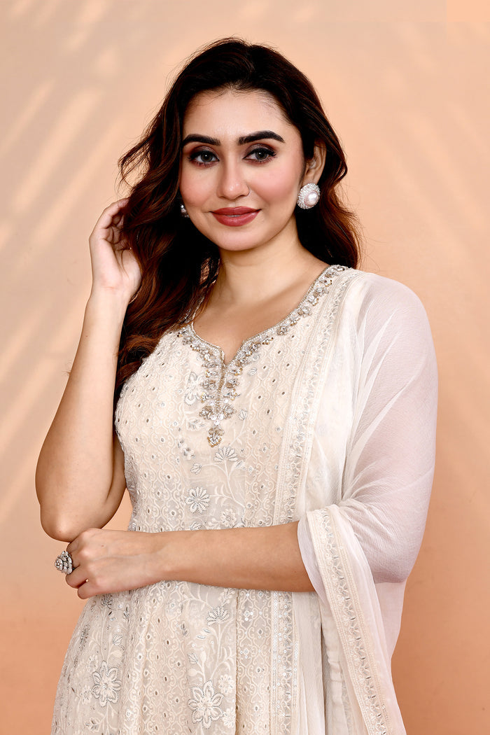Off-White Georgette Thread Embroidered Kurta Set