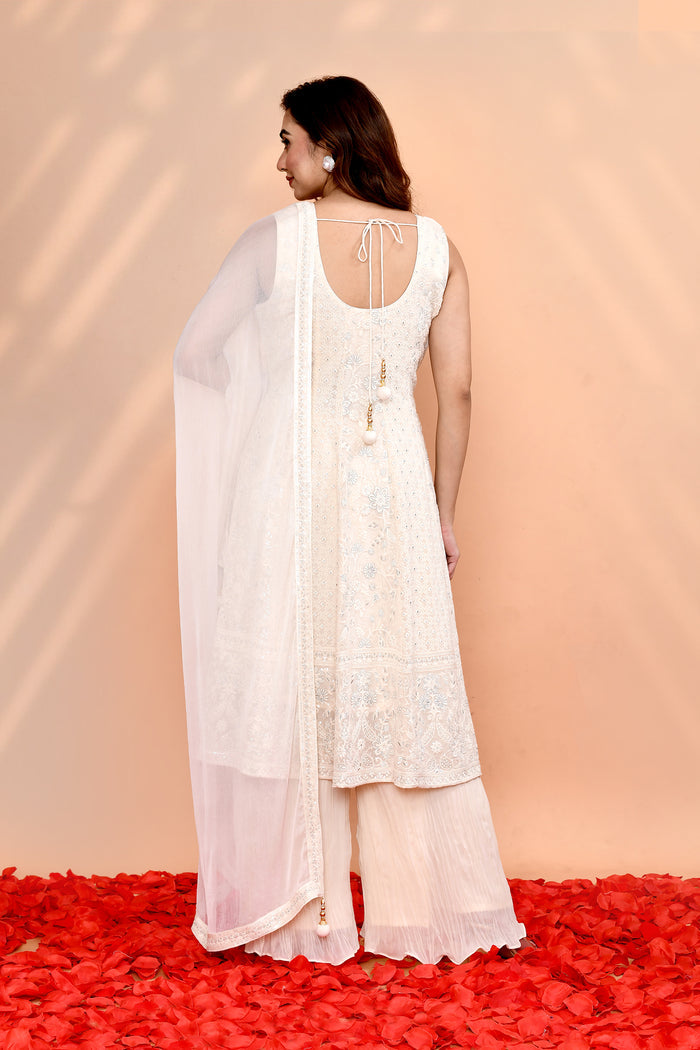 Off-White Georgette Thread Embroidered Kurta Set