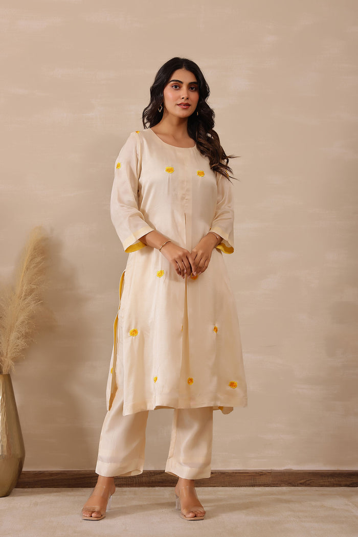<img> Off White Russian Silk Embroidered Kurti Set
