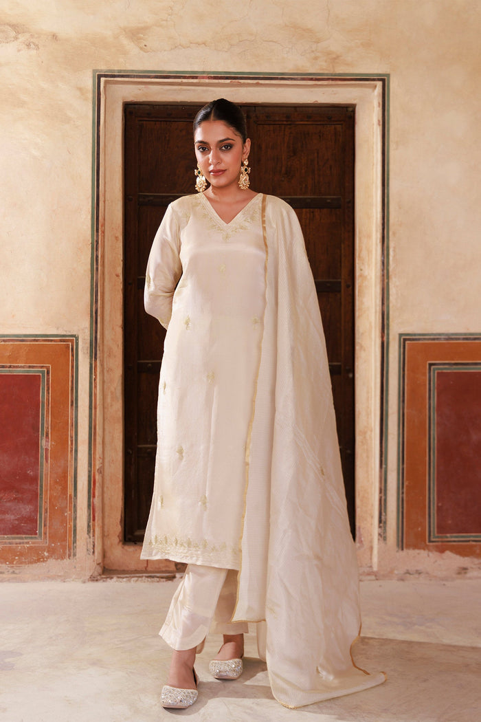 Off-White Tissue Georgette Kurta Set With Embroidery