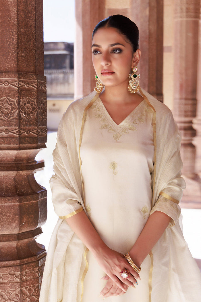 Off-White Tissue Georgette Kurta Set With Embroidery