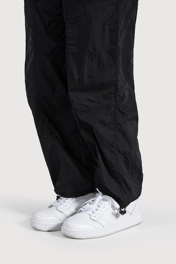 P5901Y - Parachute Pant
