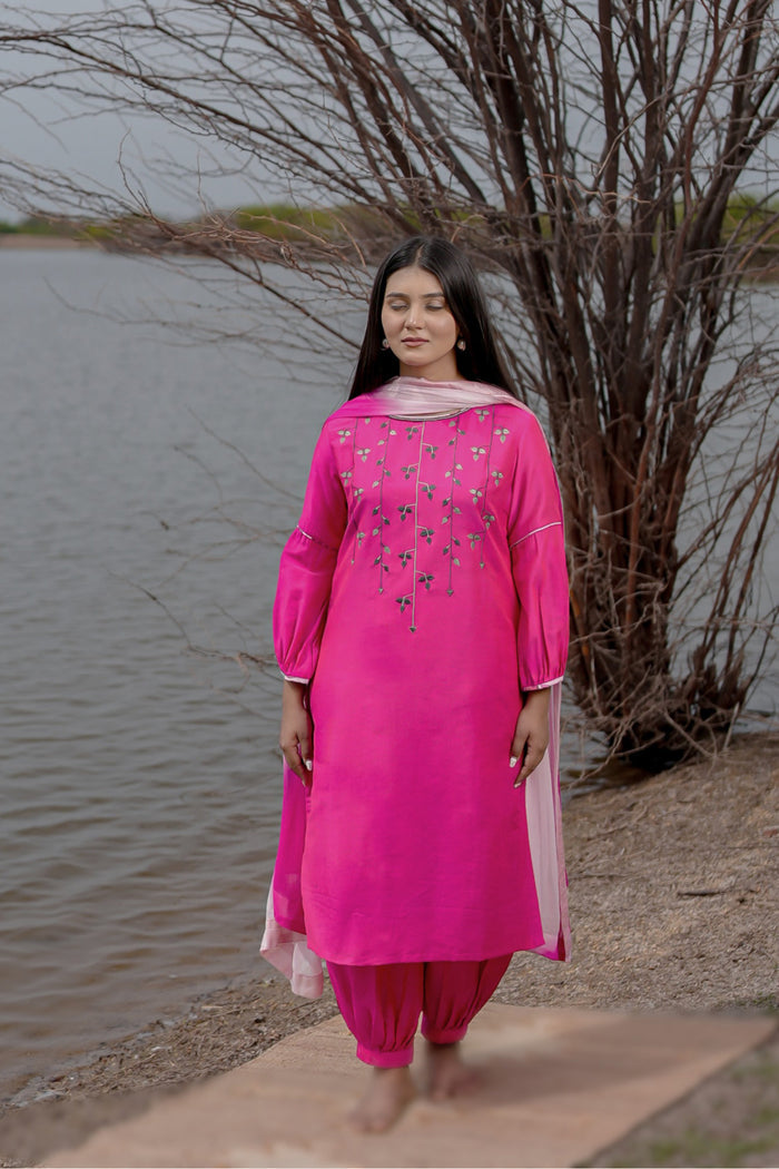 <img> Pink And White Cotton Kurta Set With Hand Embroidery