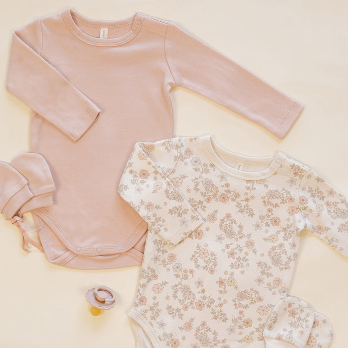 Quincy Mae - Organic Long Sleeve Bodysuit (2-Pack) - Dusty Rose & Floral Vine