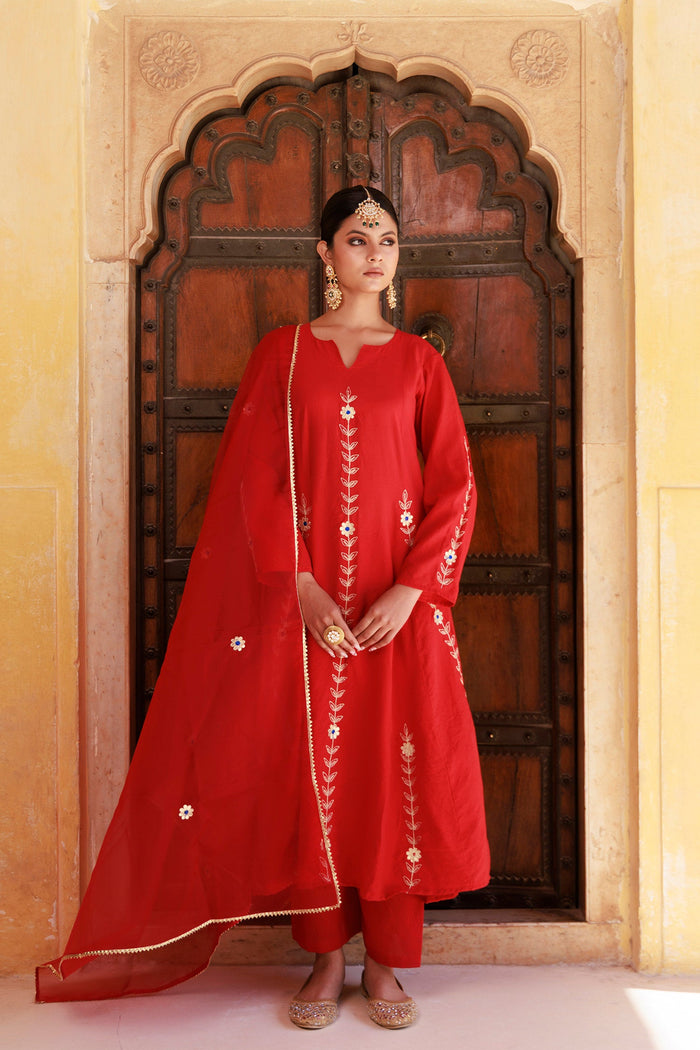 Red Chanderi Kurta Set With Embroidery