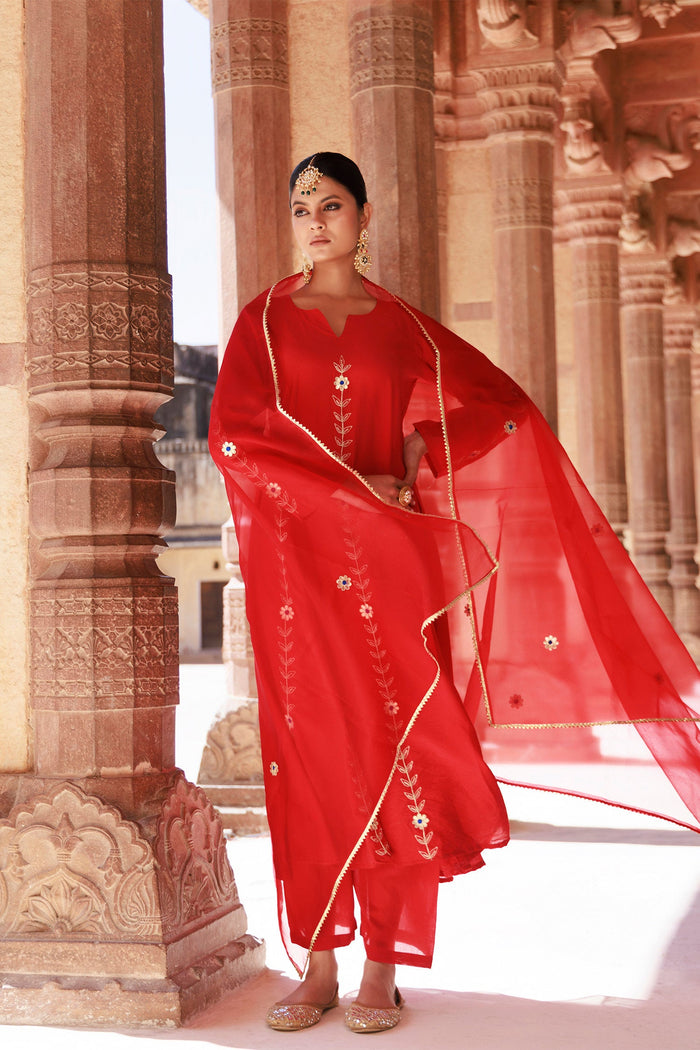 Red Chanderi Kurta Set With Embroidery