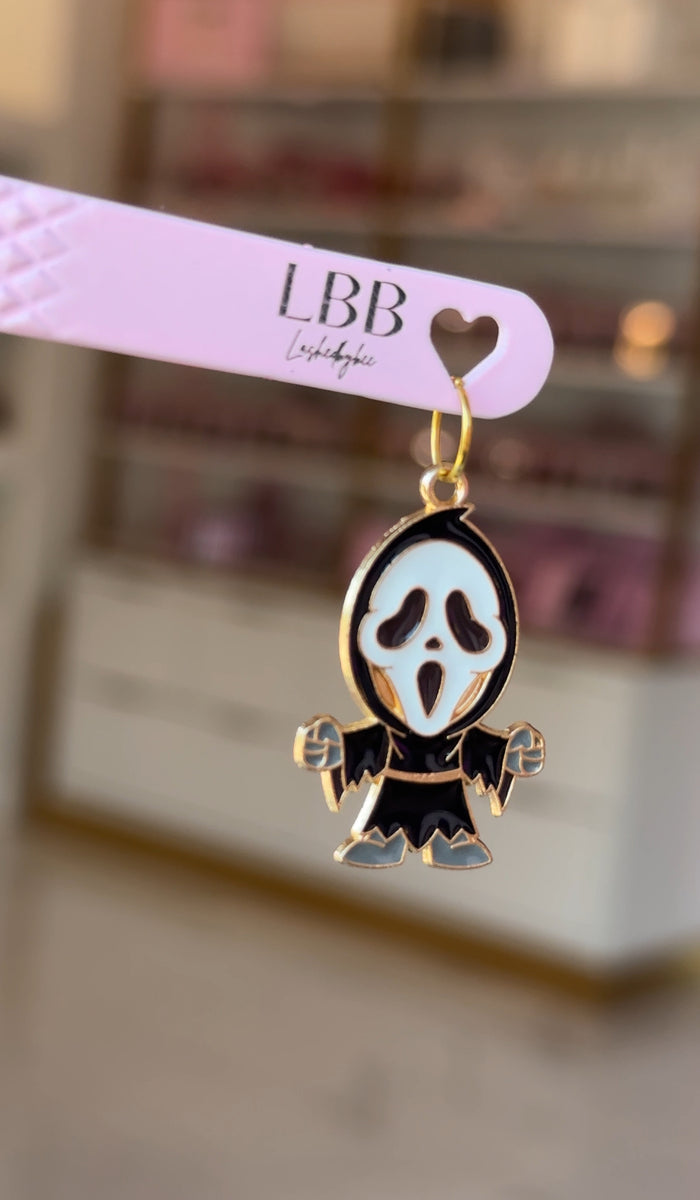 Scream Charm Tweezer