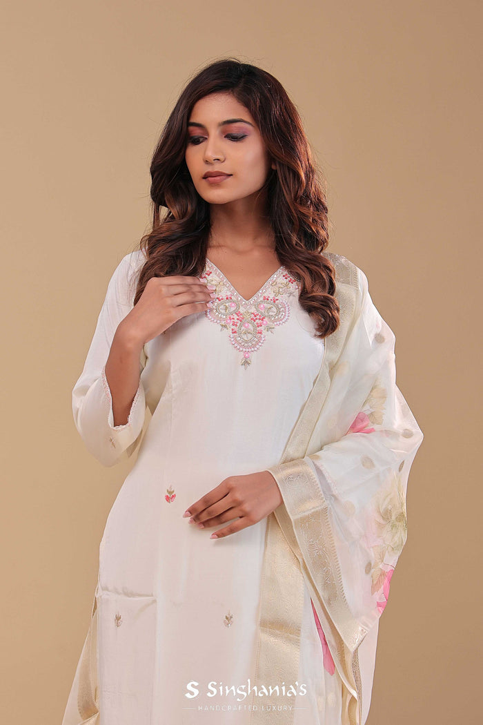 <img> Simple White Chanderi Silk Kurta Set