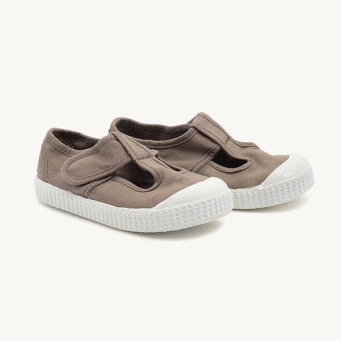 Victoria Salome Grey
