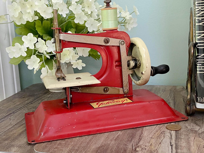 Vintage Toy Sewing Machine, Gateway Junior Model NP-1 at Duckwells