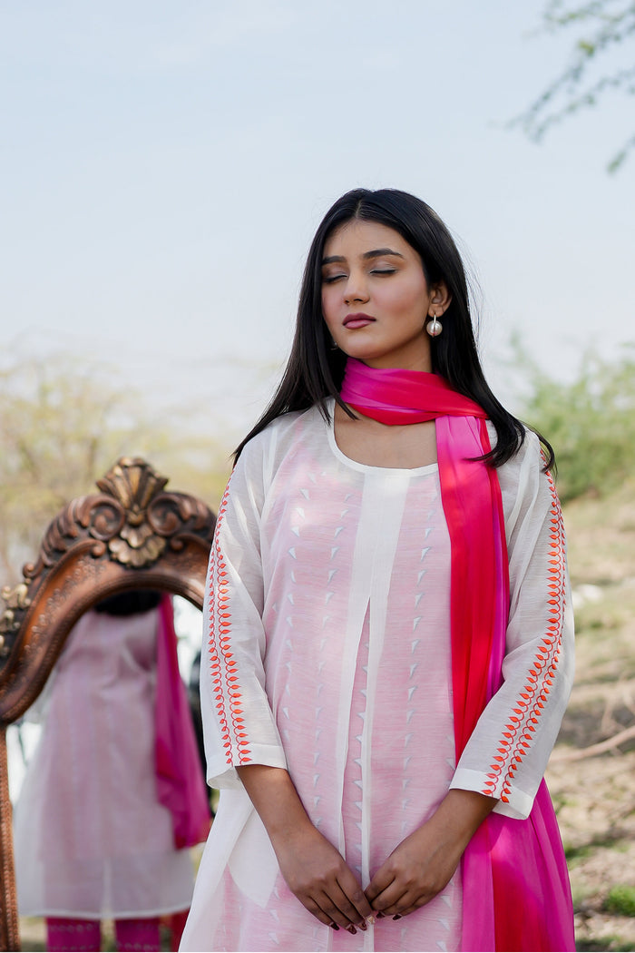 <img> White And Pink Cotton Kurta Set With Hand Embroidery