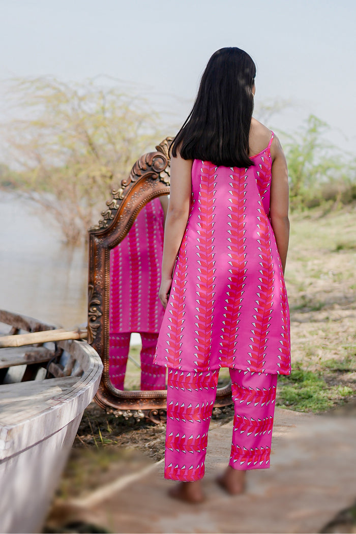 <img> White And Pink Cotton Kurta Set With Hand Embroidery