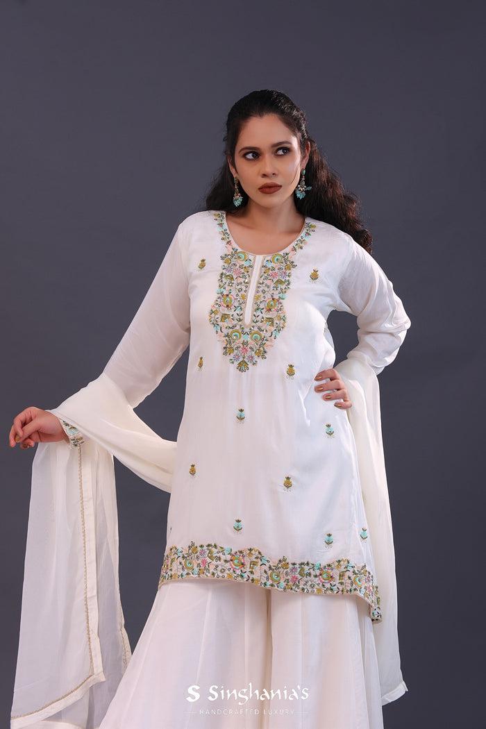 <img> White Chiffon Georgette Thread Embroidered Kurti Set