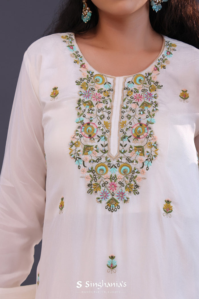 <img> White Chiffon Georgette Thread Embroidered Kurti Set