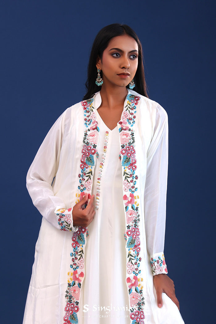 <img> White Crepe Silk Solid Kurti Set