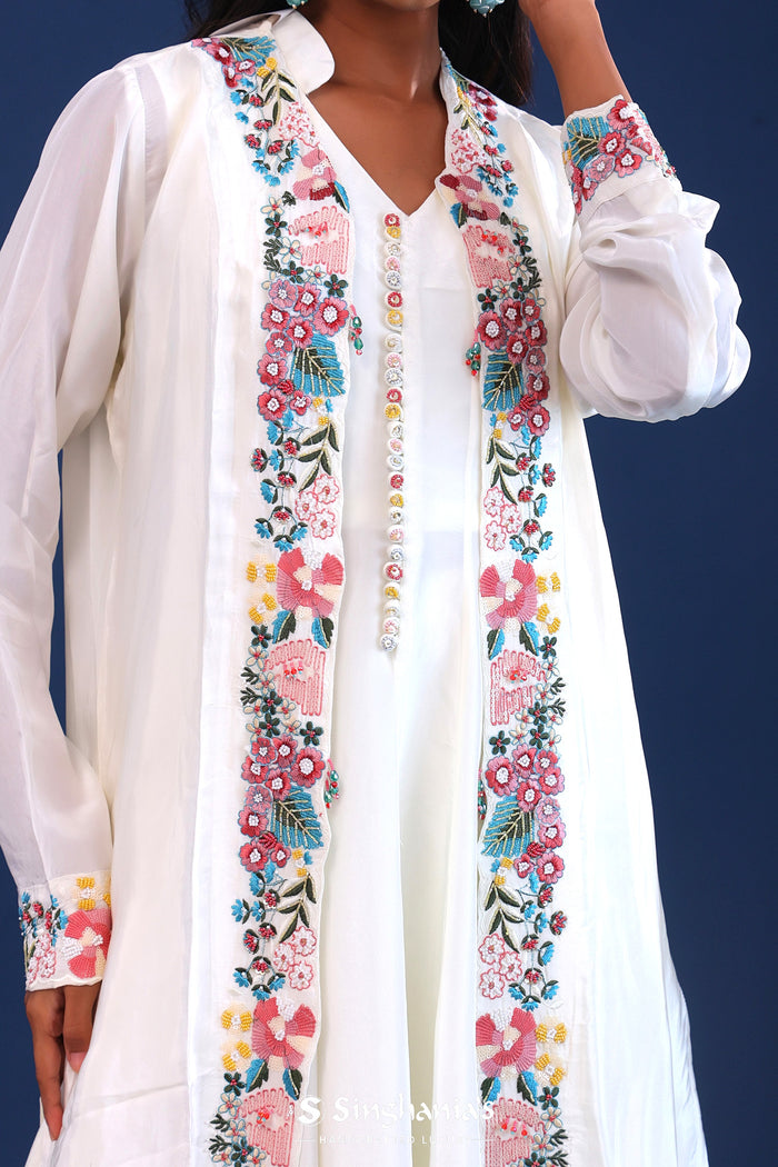 <img> White Crepe Silk Solid Kurti Set
